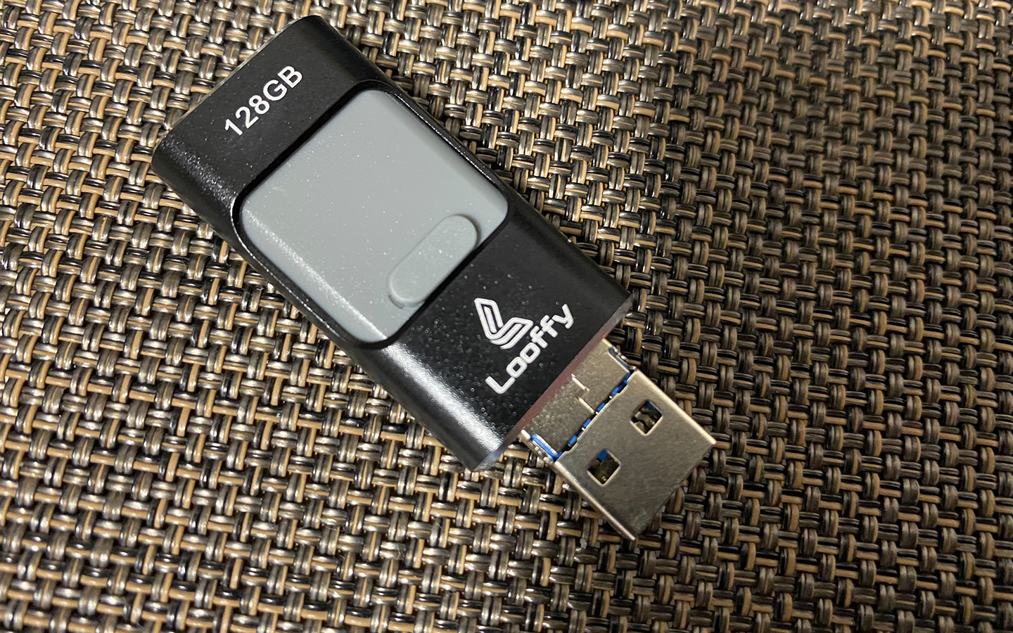 Iphone の 写真 を Usb に iPhoneの写真・動画をUSBメモリでコピーできるLooffy USBメモリレビュー